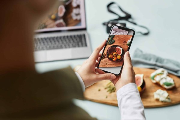 Quels sont les avantages du marketing mobile pour les PME dans le secteur de la restauration rapide ?